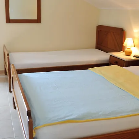 Konukevi Residencia Agua De Madeiros
